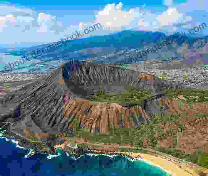 Diamond Head Crater, Oahu Amazing Hawaii Tour Guide: Top 100 Hawaii Tour Sites Tips