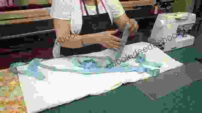 Image Of A Woman Binding A Quilt Quick Easy Quilts: 20 Machine Quilting Projects